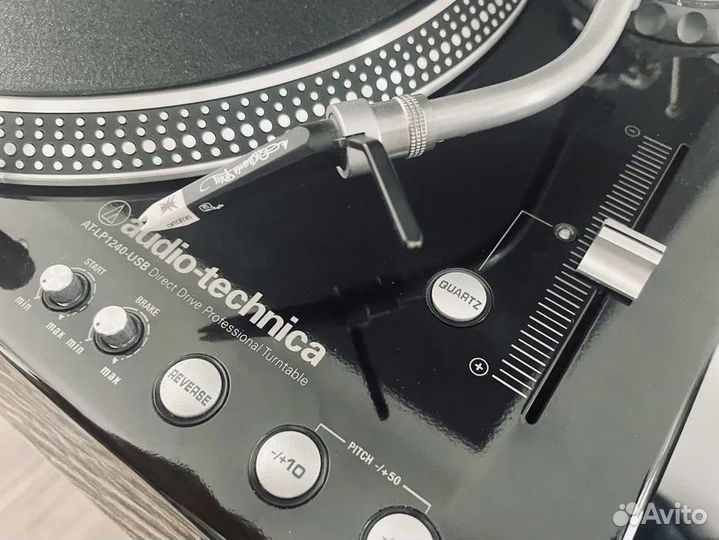 Виниловый проигрыватель Audio Technica AT-LP 1240