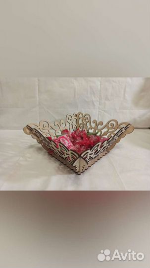 Резная конфетница