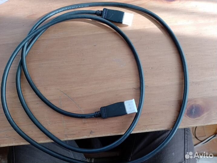Кабель displayport amphenol 1,8