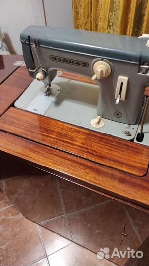 Швейная машина Чайка 2