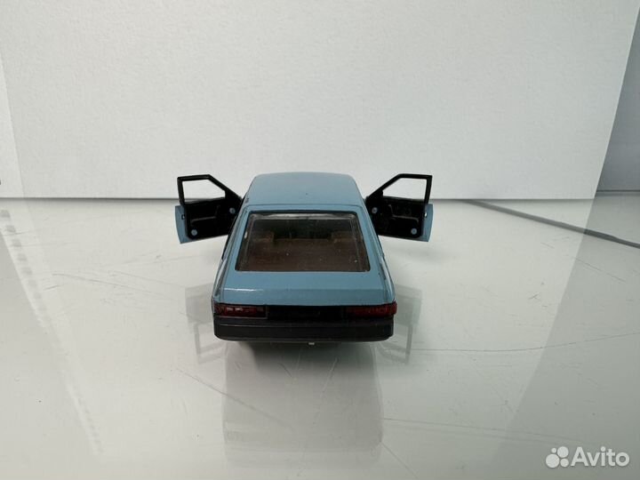 Модель автомобиля Москвич 2141 СССР