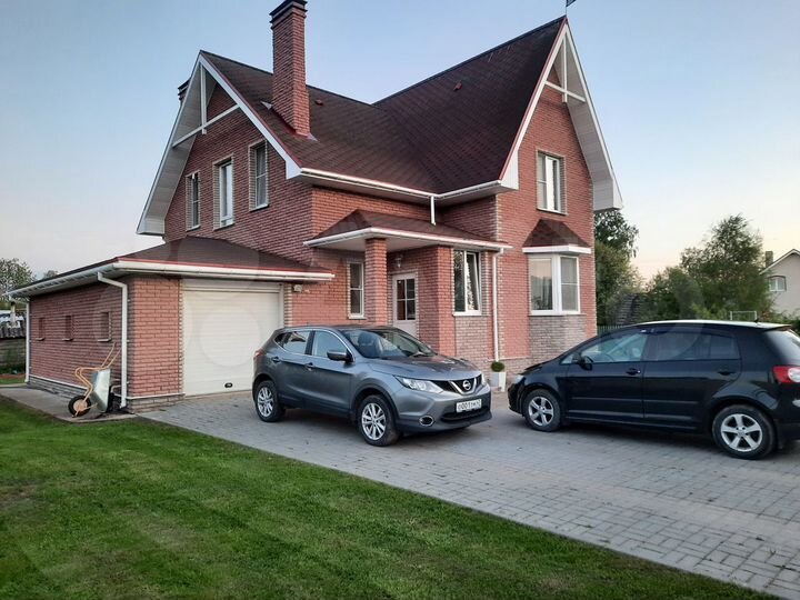 Коттедж 185 м² на участке 15 сот.