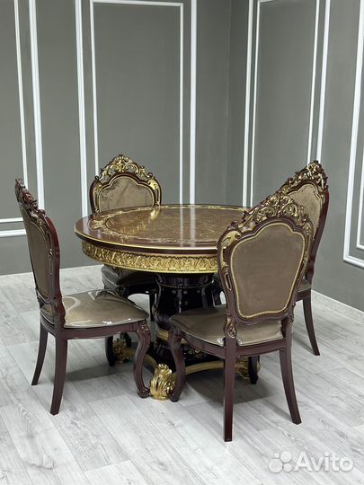 Круглый раскладной стол и 4 стула. Новые