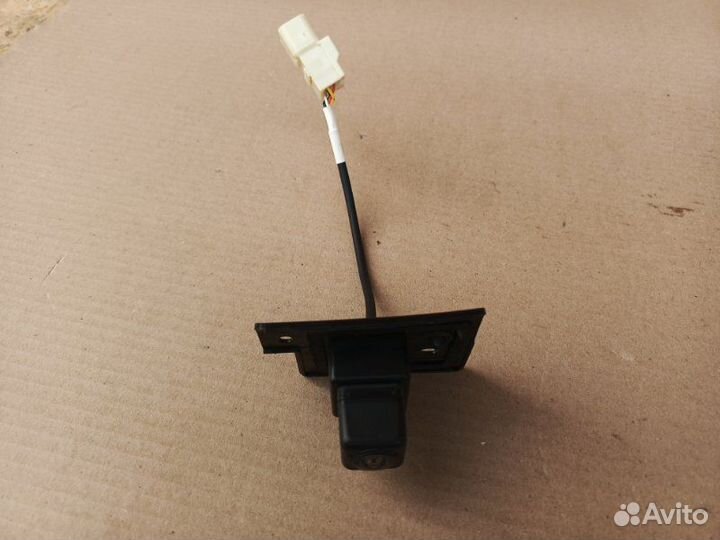 Камера заднего вида Mitsubishi Outlander 3