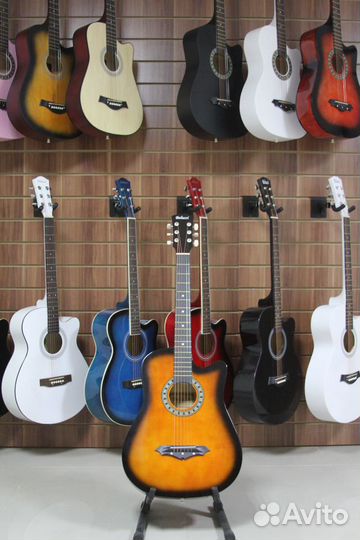 Шестиструнная акустическая гитара