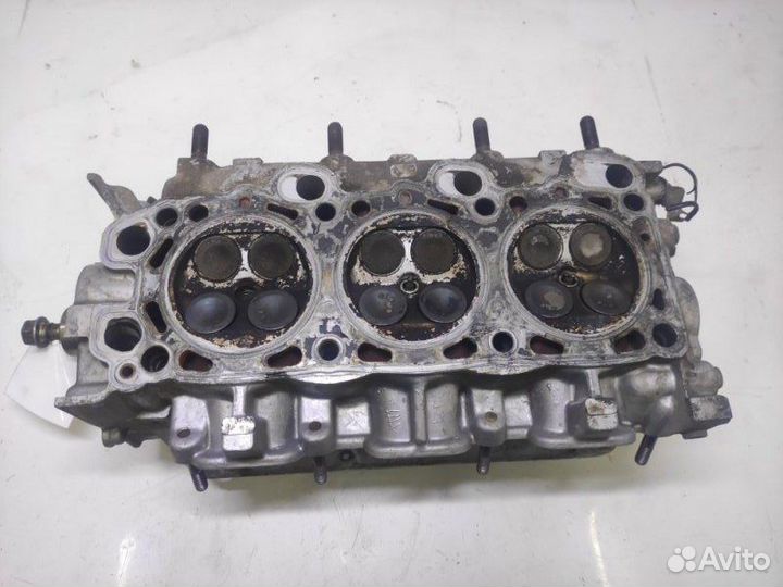 Головка блока цилиндров правая Mitsubishi Diamante