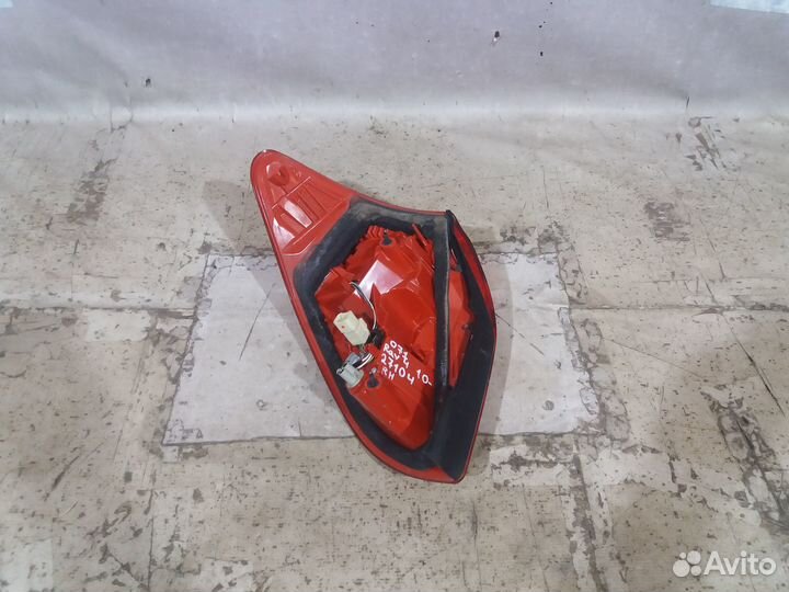 Тойота Рав 4 2010- Фонарь правый 27104