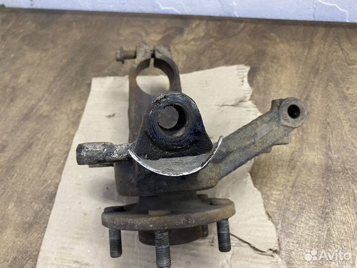 Кулак поворотный правый Ford Focus 2