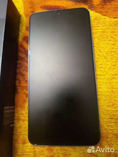 Samsung Galaxy S22, 8/128 ГБ