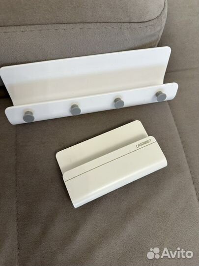 Универсальный самоклеющийся держатель ugreen