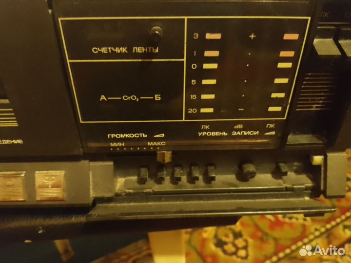 Кассетный магнитофон