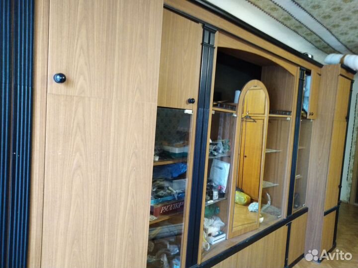 Стенка в большую комнату