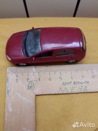 Машинка металлическая