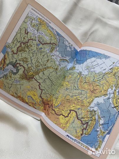 Школьные дневники в твёрдой обложке