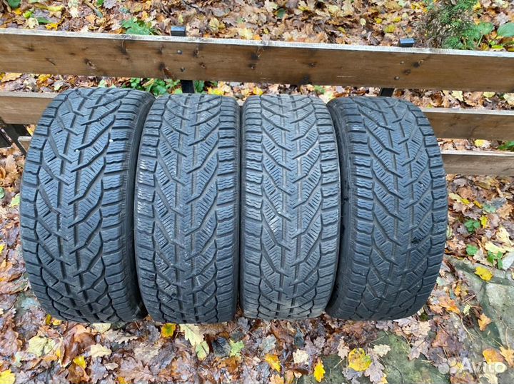 Tigar Winter 235/45 R18