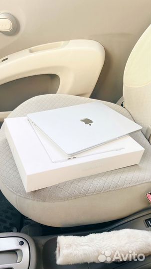 Apple MacBook Air 13 2022 m2 256 идеал