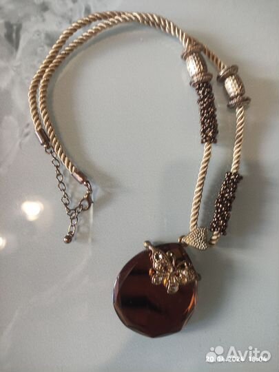 Бусы и браслеты