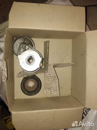Ролик натяжитель ремня генератора Renault Duster