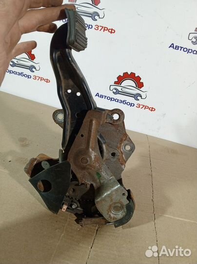 Механизм ручника Chevrolet Blazer