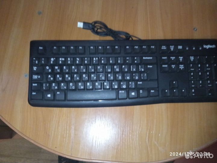 Монитор и клавиатура