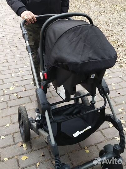 Коляска 3 в 1 с автолюлькой