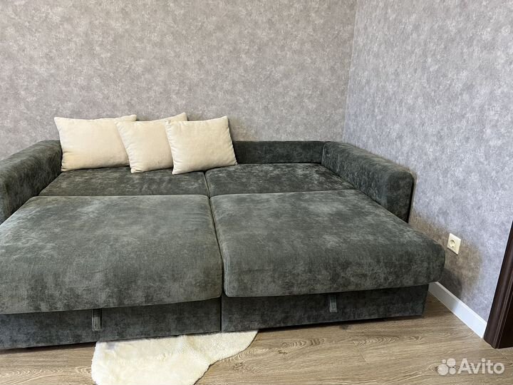 Диван