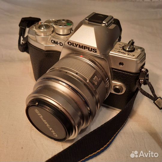 Olympus OM-D E-M10 Mark III