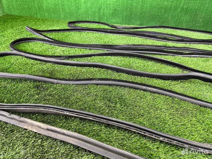 Уплотнительная резинка боковой двери Bmw X5 E70