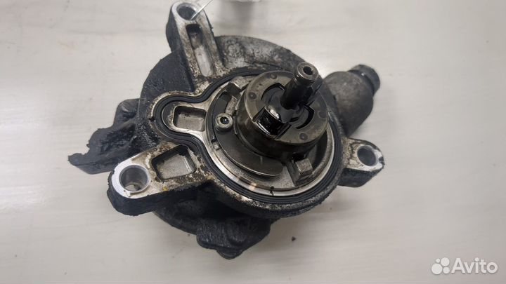 Насос вакуумный Volvo XC70, 2004