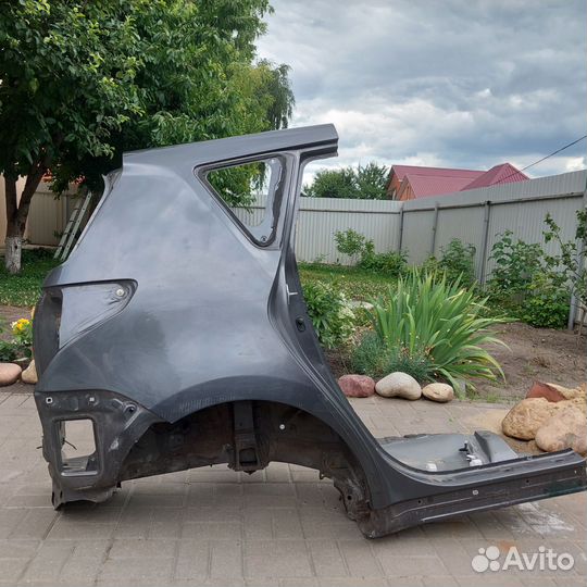 Правая задняя часть кузова тойота версо