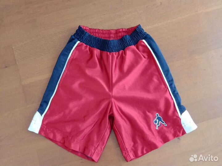 Шорты спортивные двух сторонние на 4-5 лет