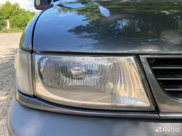 Фары передние Mitsubishi Space Wagon 2