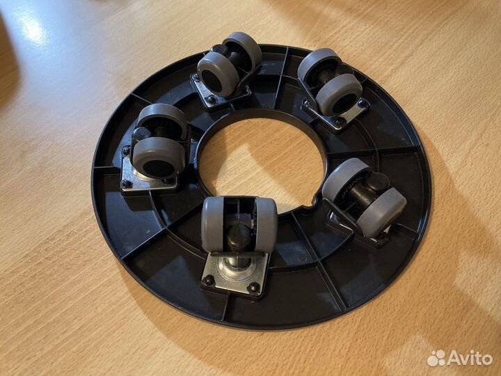 Подставка для кашпо Lechuza на колесиках