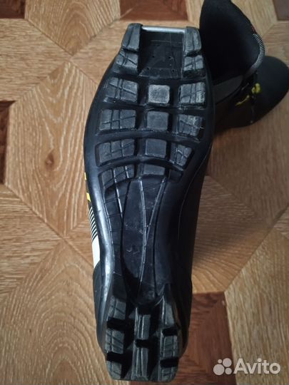 Лыжные ботинки 42