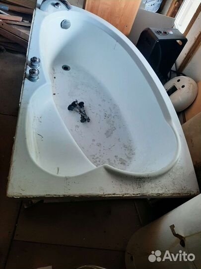 Акриловая ванна угловая бу