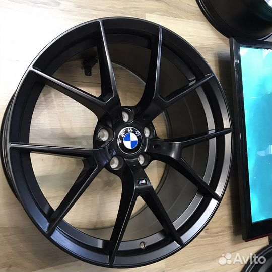 Диски разноширокие R20 на BMW M-стиль