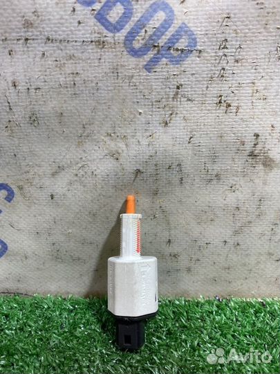 Датчик педали тормоза Renault Fluence седан 1.6