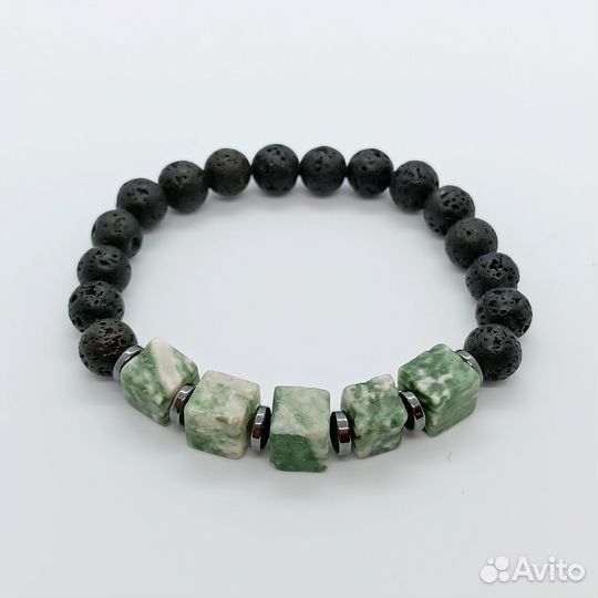 Браслет из натуральных камней с черепом. Яшма