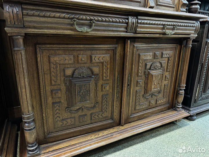 Старинный буфет