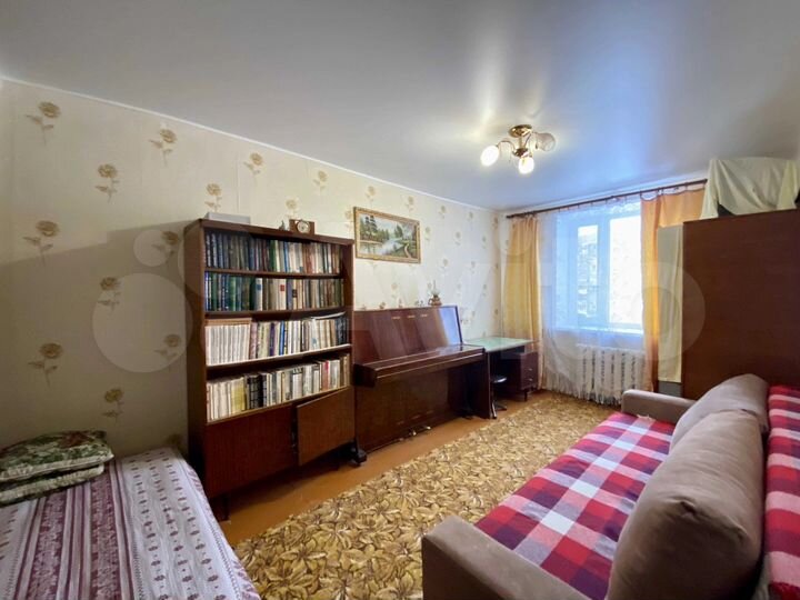 2-к. квартира, 55 м², 4/10 эт.