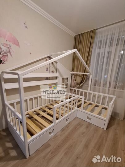 Кровать домик