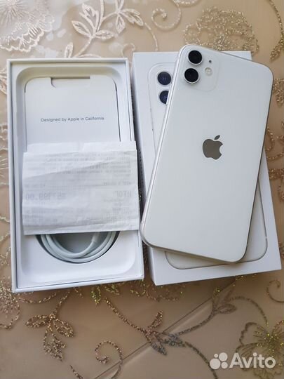 iPhone 11, 64 ГБ
