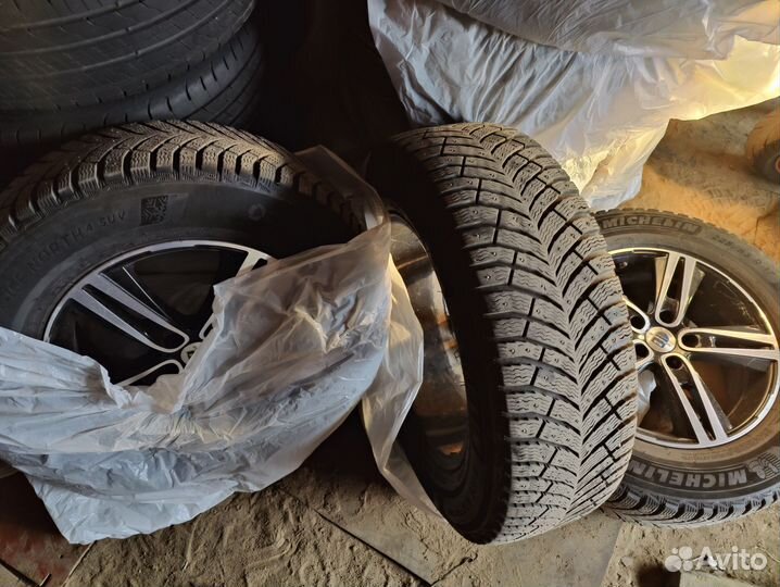 Michelin X-Ice North 4 SUV 225/65 R17 106T