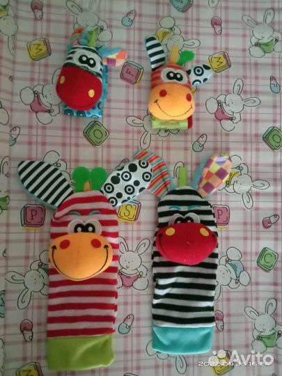 Носки и браслеты с погремушкой