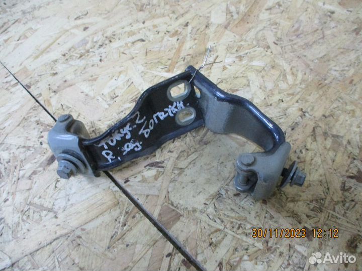 Петли крышки багажника Форд Фокус 2 хэтчбек