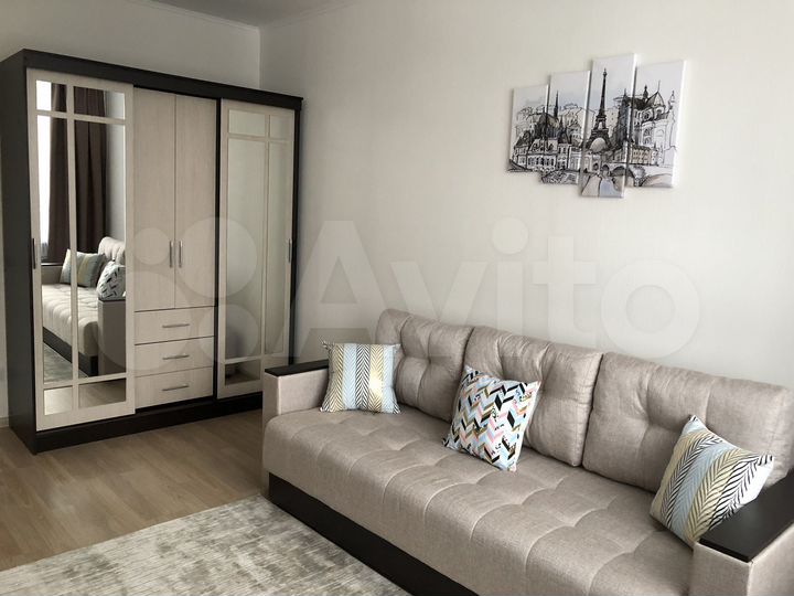 2-к. квартира, 57 м², 14/17 эт.