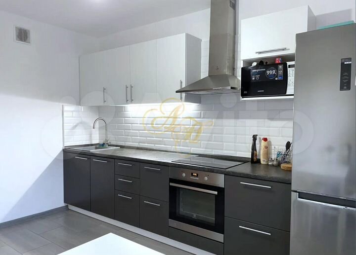 2-к. квартира, 54 м², 1/9 эт.