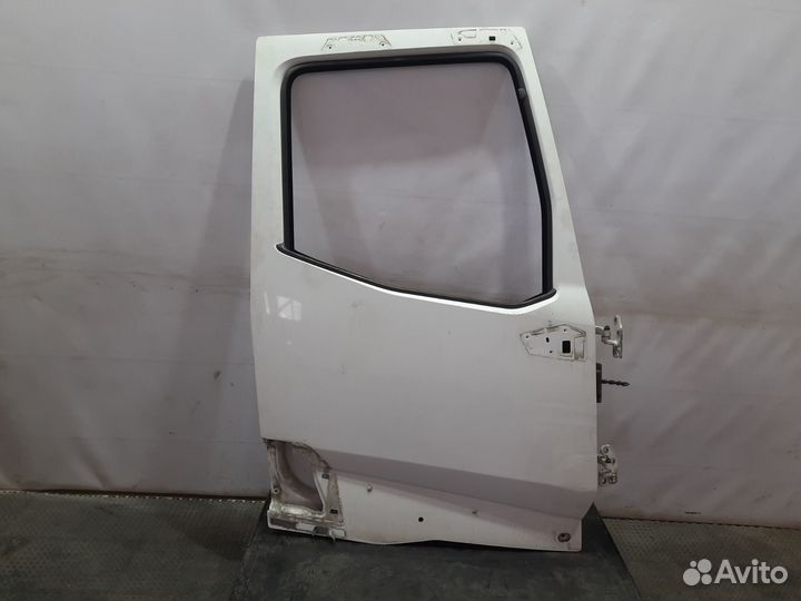 Дверь передняя правая Renault Truck T-Series