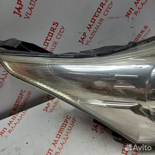 Фара ксеноновая передняя правая Toyota Avensis