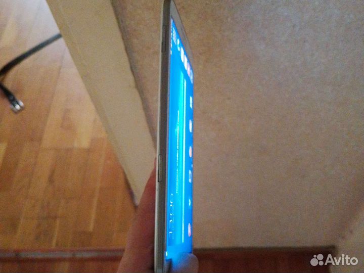 Планшет Samsung Galaxy Tab 3